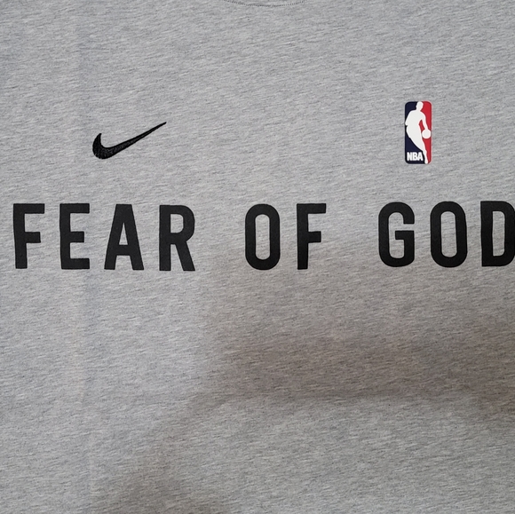 ❤ Men's Fear of God t-shirt, Large, Gray - Picture 3 of 5